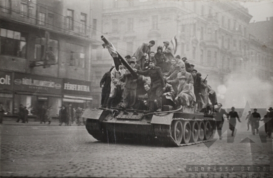 THM-TF-00068 - The 1956 Revolution and Freedom Fight in Rákóczi Street and in the area