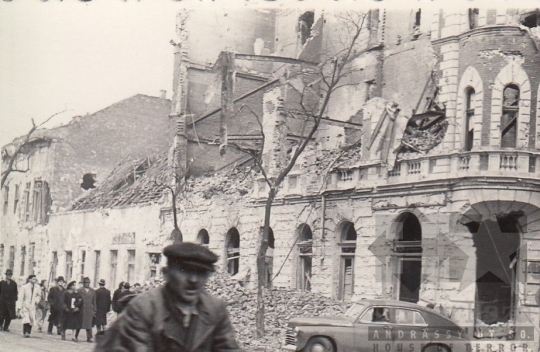 THM-BI-2017.4.15 - The 1956 Revolution and Freedom Fight in Üllői Street and in the area