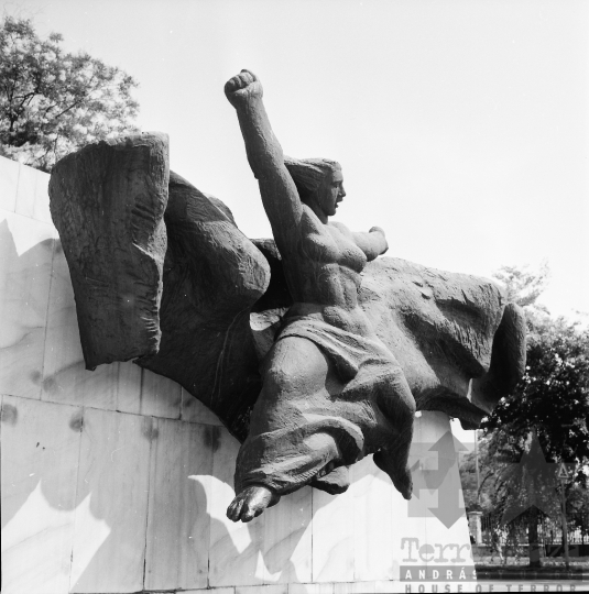 THM-BJ-00462 - Szekszárd, South Hungary, 1980