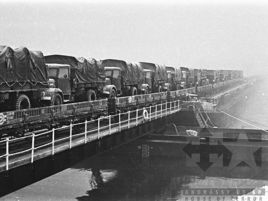 THM-BJ-00697 - Dunaújváros, Central Hungary, 1977 