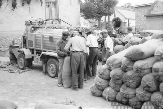 THM-BJ-01192 - Paks, South Hungary, 1968