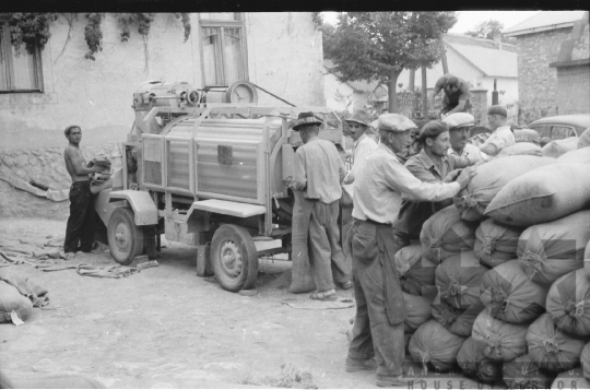 THM-BJ-01194 - Paks, South Hungary, 1968