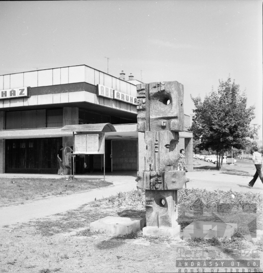 THM-BJ-01261 - Szekszárd, South Hungary, 1974