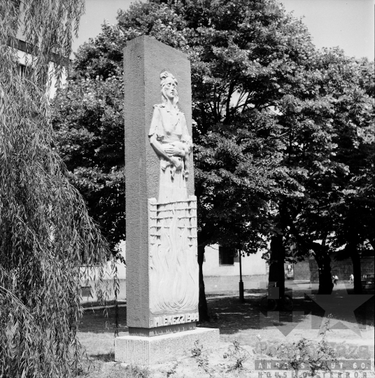 THM-BJ-01275 - Szekszárd, South Hungary, 1974