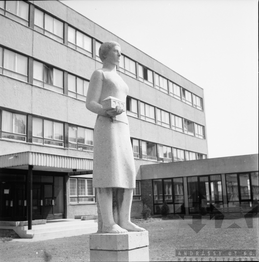 THM-BJ-01283 - Szekszárd, South Hungary, 1974