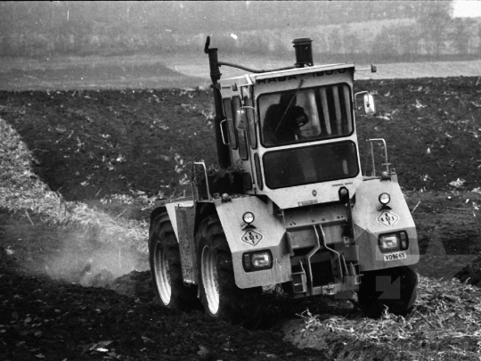 THM-BJ-02027 - Pári, South Hungary, 1978