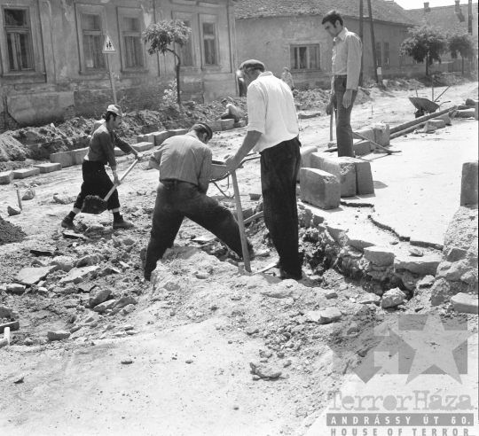 THM-BJ-02386 - Tolna, South Hungary, 1966