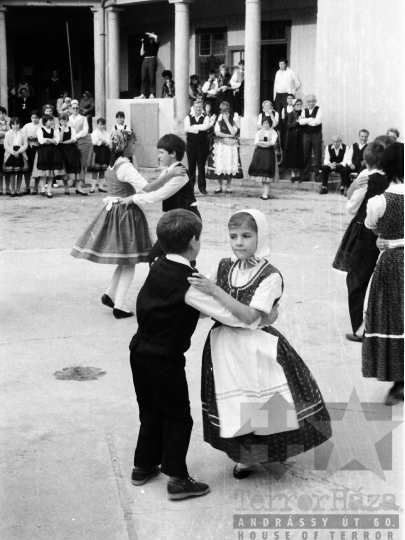 THM-BJ-03165 - Szekszárd, South Hungary, 1982