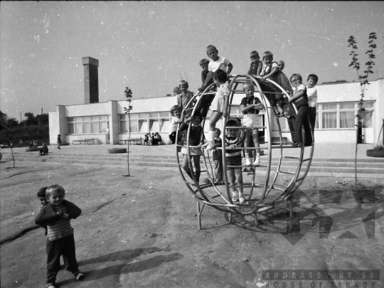 THM-BJ-03700a - Szekszárd, South Hungary, 1975