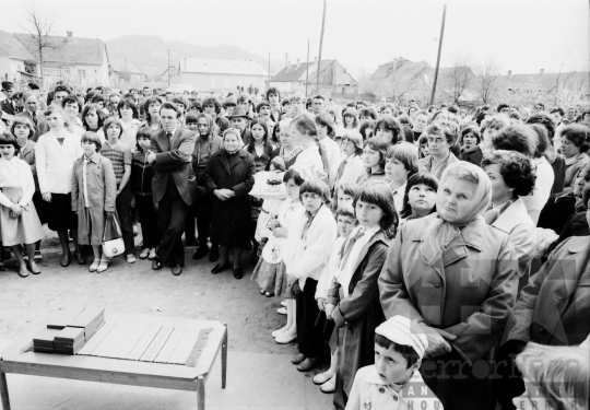 THM-BJ-04109 - Pincehely, South Hungary, 1980