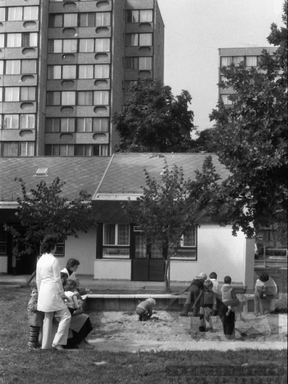 THM-BJ-07044 - Szekszárd, South Hungary, 1988