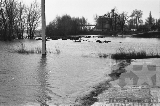 THM-BJ-08973 - Dombori, South Hungary, 1982