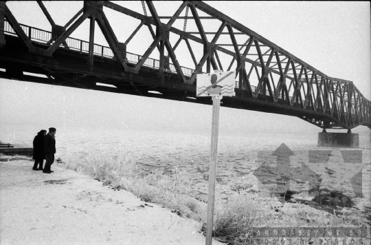 THM-BJ-08982 - Dunaföldvár, South Hungary, 1982 