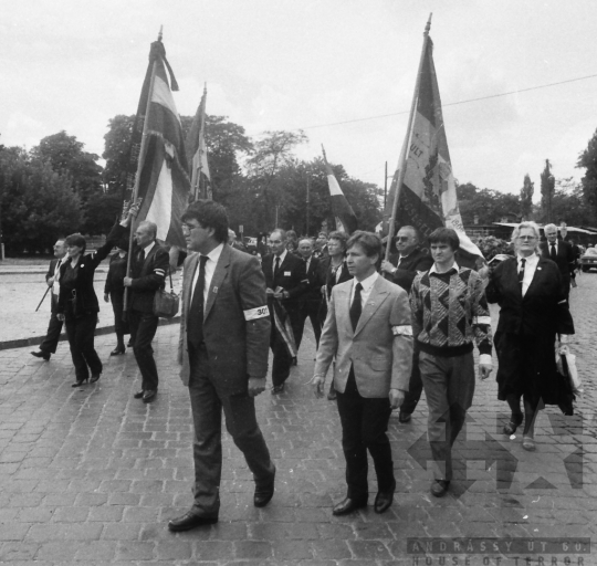 THM-BJ-09396 - Budapest, Hungary, 1989 