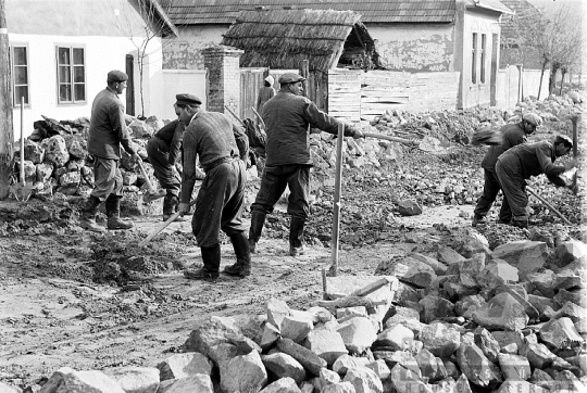 THM-BJ-09867 - Szekszárd, South Hungary, 1967