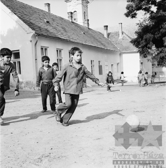 THM-BJ-10487 - Dunaszentgyörgy, South Hungary, 1977