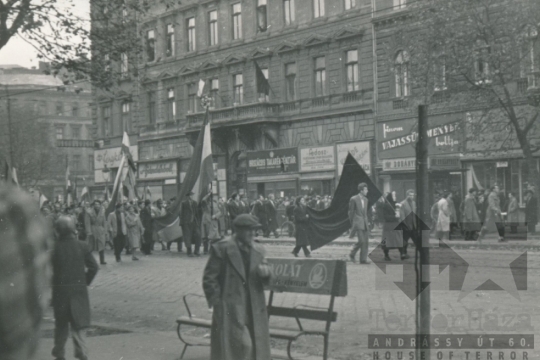 THM-DI-2016.32.12 - The 1956 Revolution and Freedom Fight in Lenin Boulevard and in the area