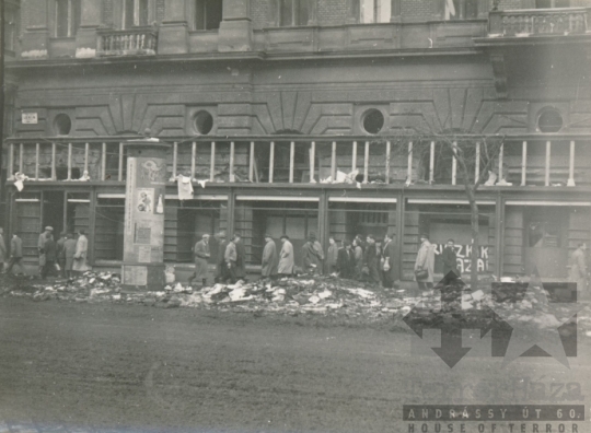 THM-DI-2016.32.16 - The 1956 Revolution and Freedom Fight in Lenin Boulevard and in the area