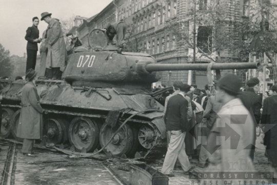 THM-DI-2016.32.8 - The 1956 Revolution and Freedom Fight in József Boulevard and in the area