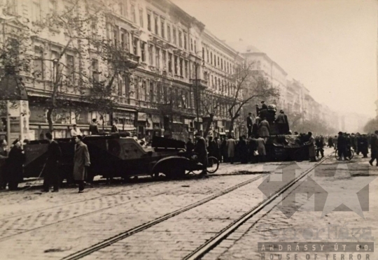 THM-KJ-2017.2.24 - The 1956 Revolution and Freedom Fight in József Boulevard and in the area