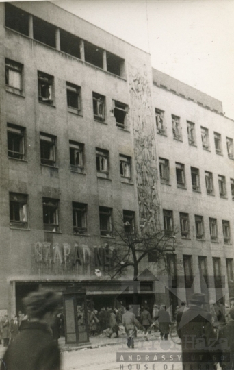 THM-PP-2013.16.47 - The 1956 Revolution and Freedom Fight in József Boulevard and in the area