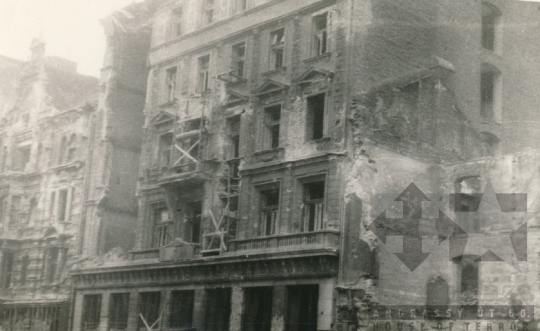 THM-PP-2013.16.55 - The 1956 Revolution and Freedom Fight in Rákóczi street and in the area