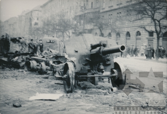 THM-RF-2016.5.24 - The 1956 Revolution and Freedom Fight in Ferenc Boulevard and in the area