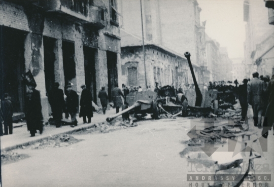 THM-RF-2016.5.28 - The 1956 Revolution and Freedom Fight in József Boulevard and in the area