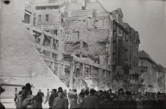 THM-TF-00041 - The 1956 Revolution and Freedom Fight in Rákóczi Street and in the area