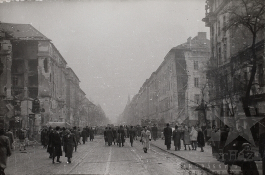 THM-TF-00048 - The 1956 Revolution and Freedom Fight in József Boulevard and in the area