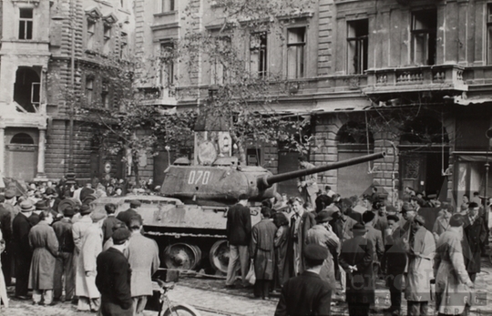 THM-TF-00072 - The 1956 Revolution and Freedom Fight in József Boulevard and in the area