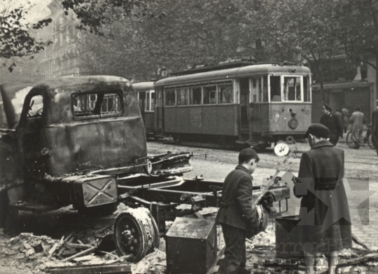 THM-UN-2016.1.2 - The 1956 Revolution and Freedom Fight in Rákóczi street and in the area