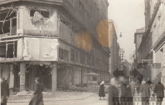 THM-UN-2017.1.155 - The 1956 Revolution and Freedom Fight in Rákóczi street and in the area