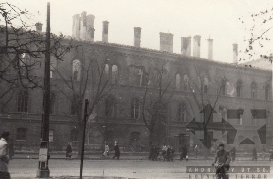 THM-UN-2017.1.30 - The 1956 Revolution and Freedom Fight in Üllői Street and in the area