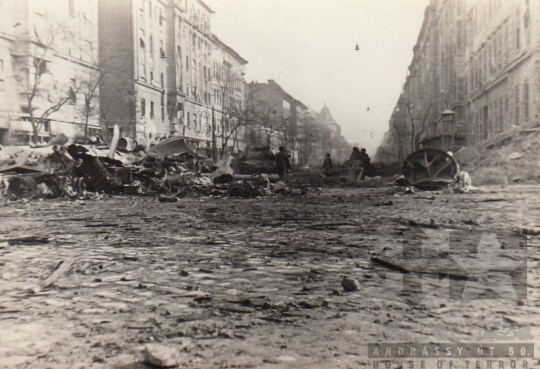 THM-UN-2017.1.34 - The 1956 Revolution and Freedom Fight in Üllői Street and in the area