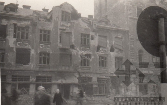 THM-UN-2017.1.51 - The 1956 Revolution and Freedom Fight in Üllői Street and in the area