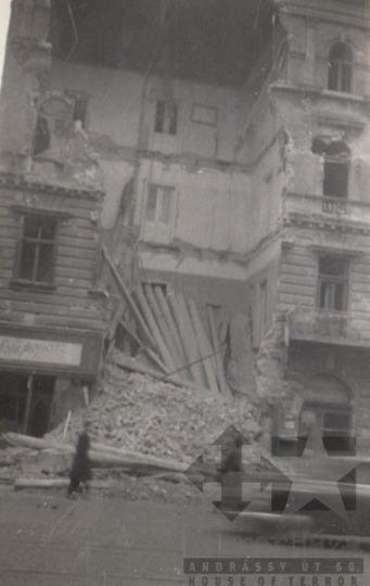 THM-UN-2017.1.55 - The 1956 Revolution and Freedom Fight in Üllői Street and in the area