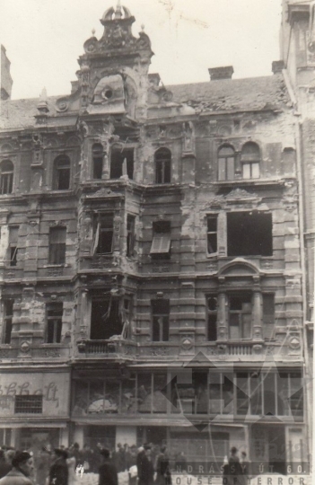 THM-UN-2017.1.57 - The 1956 Revolution and Freedom Fight in Rákóczi street and in the area