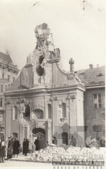 THM-UN-2017.1.6 - The 1956 Revolution and Freedom Fight in Rákóczi street and in the area