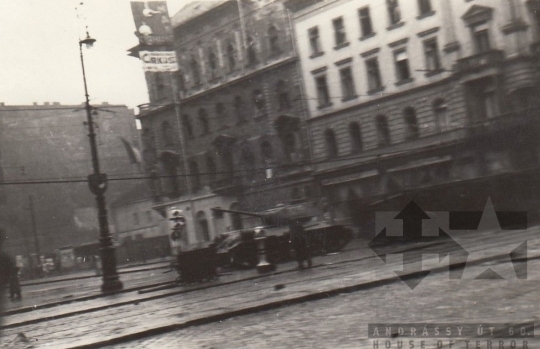 THM-UN-2017.1.88 - The 1956 Revolution and Freedom Fight in Blaha Lujza Square and in the area