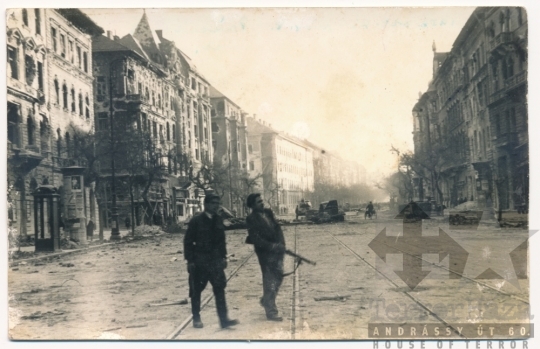 THM-UN-2018.1.1 - The 1956 Revolution and Freedom Fight in József Boulevard and in the area